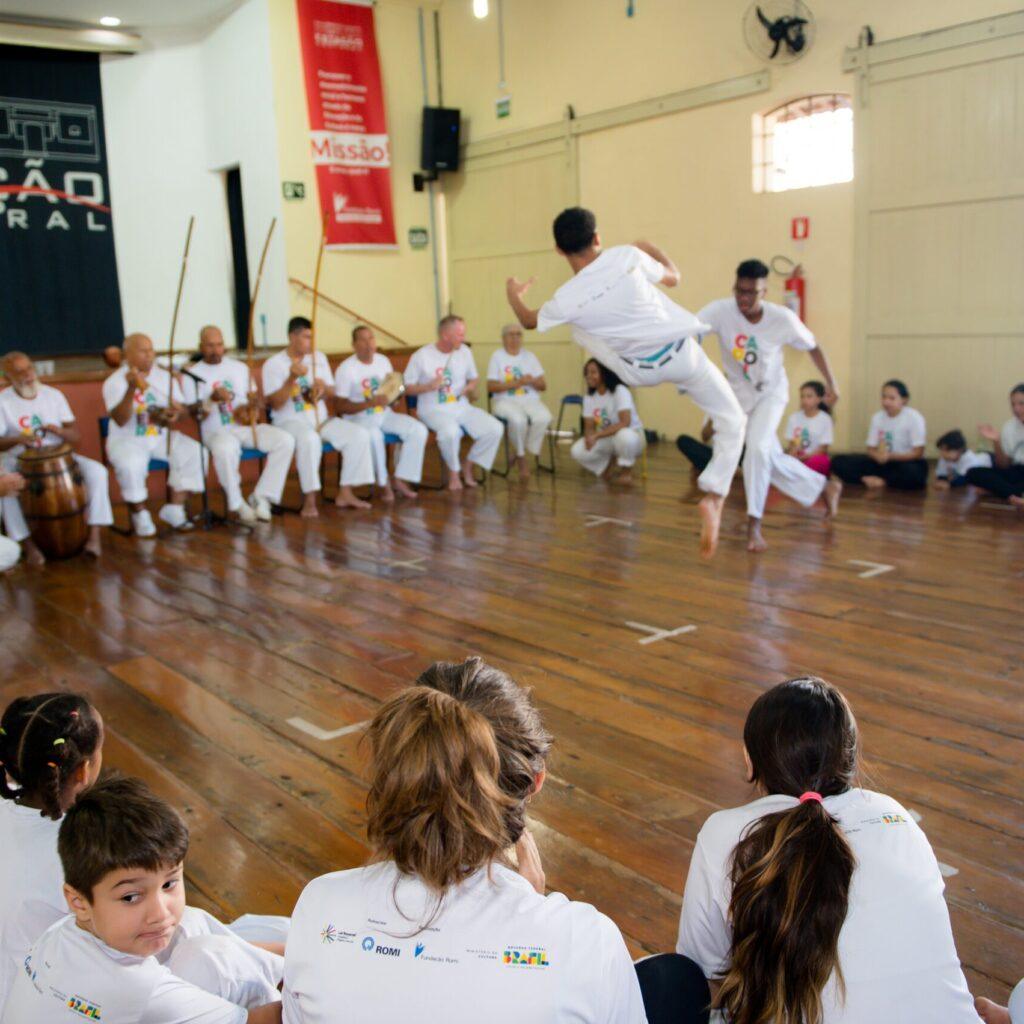 Capoeira na Estação Cultural