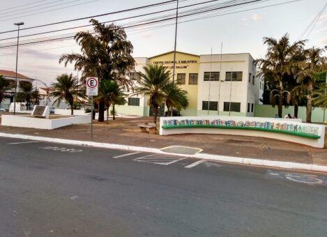Centro Cultural e Biblioteca Professor Léo Sallun